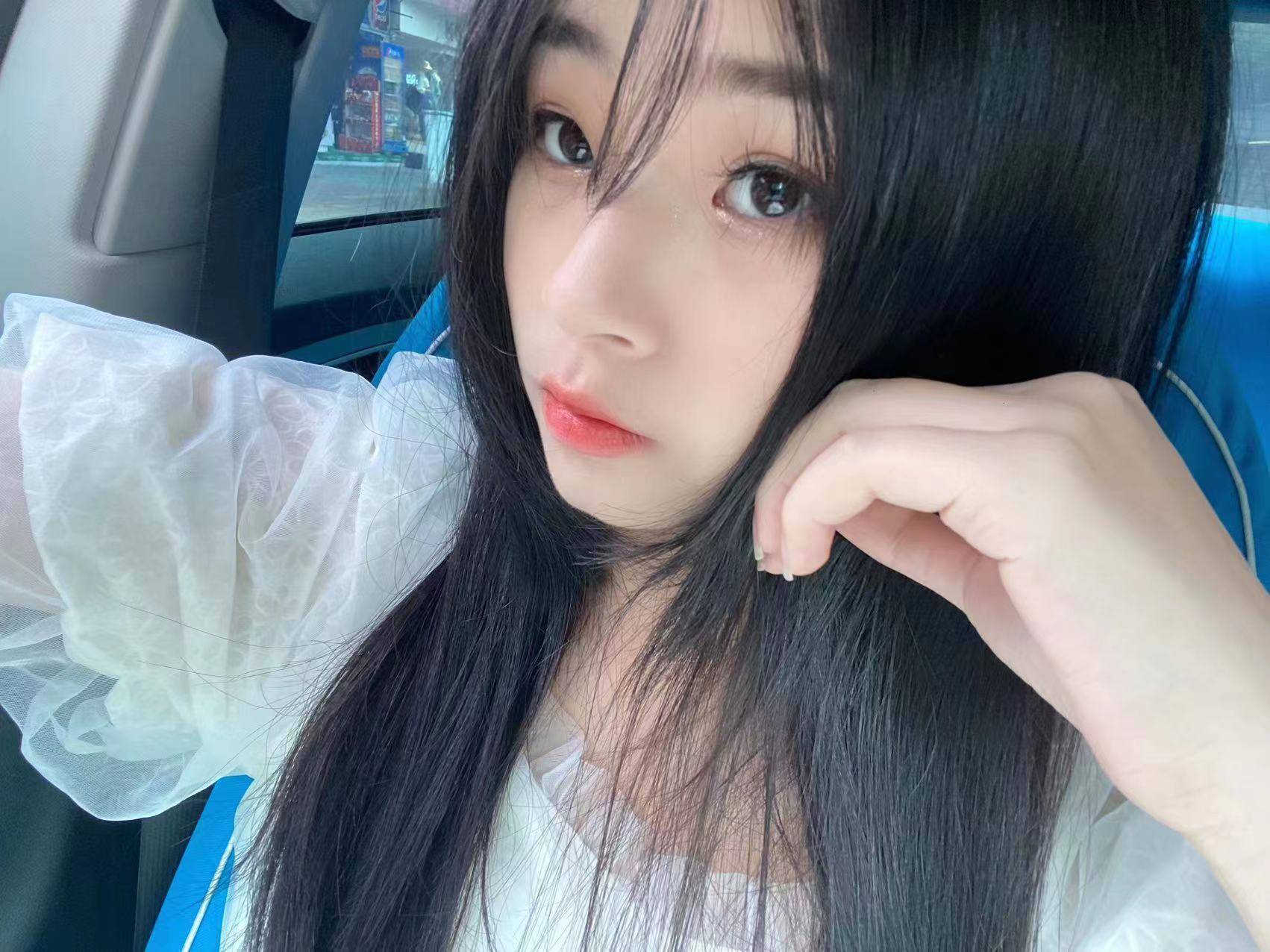 歌手李欣玥个人资料及照片_Moon_钢琴_桃子