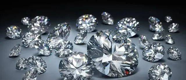 如何有效区分莫桑钻和钻石？