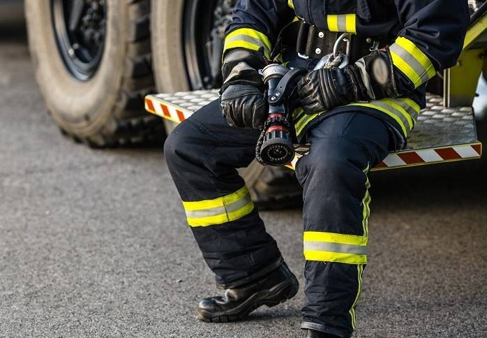 日本男消防员「风俗店兼职」被抓包,仅被停职1个月_男性_宫市_进行