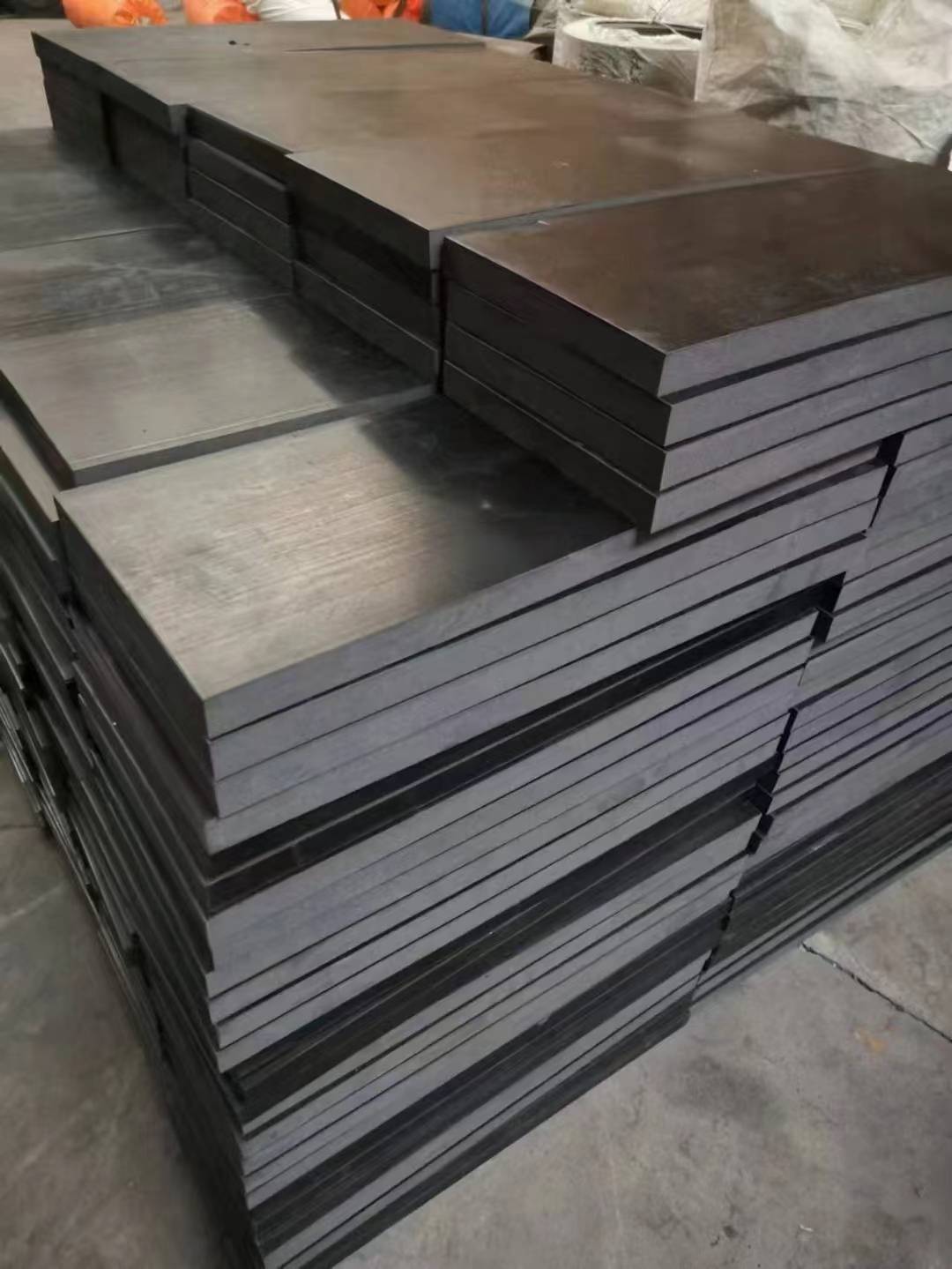 20*20*2cm,40*40*5cm等各种尺寸,厚度可做到10cm厚,橡胶垫块,选用优质