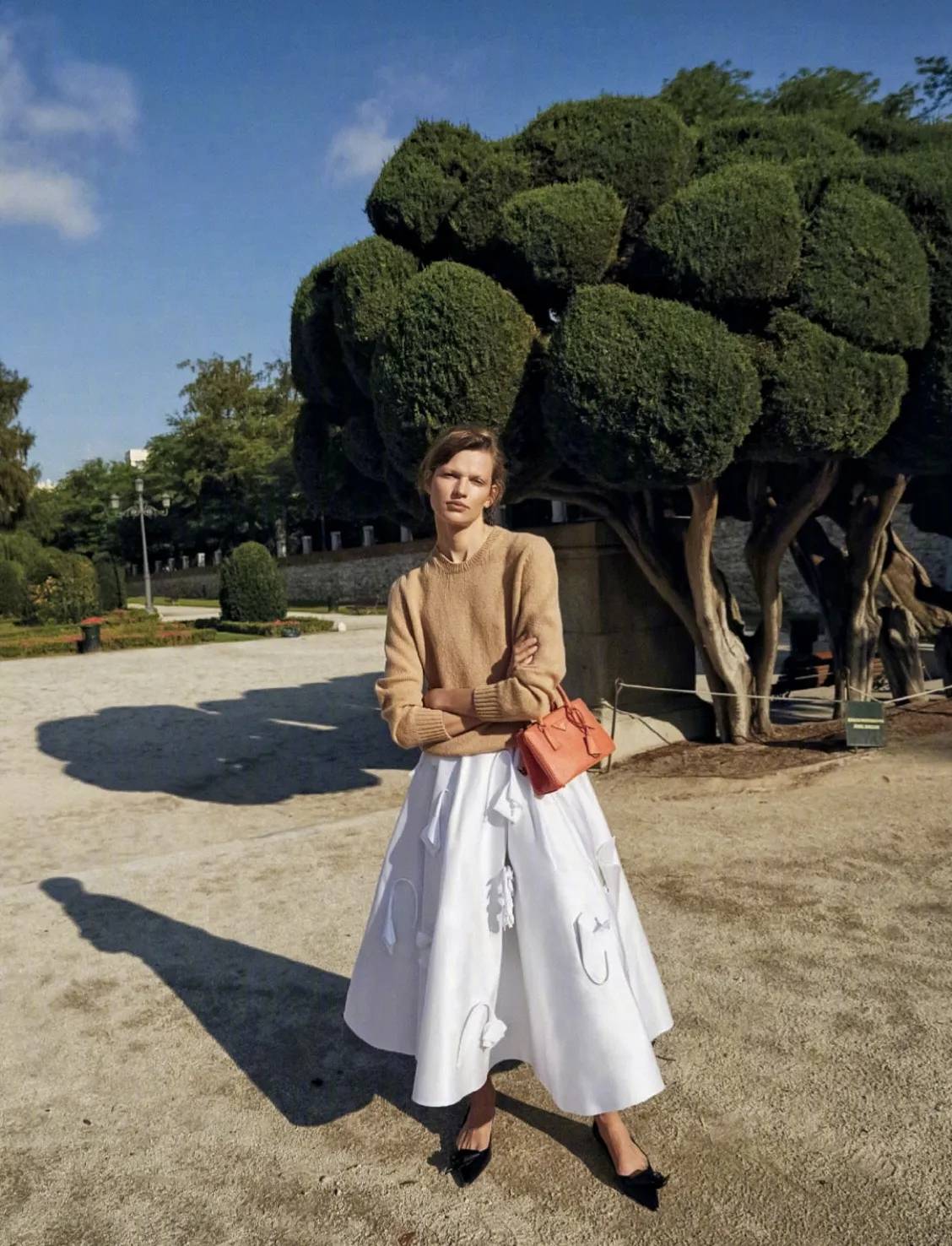 超模bette franke演绎西班牙版时尚芭莎九月刊封面大片_harpers_大气