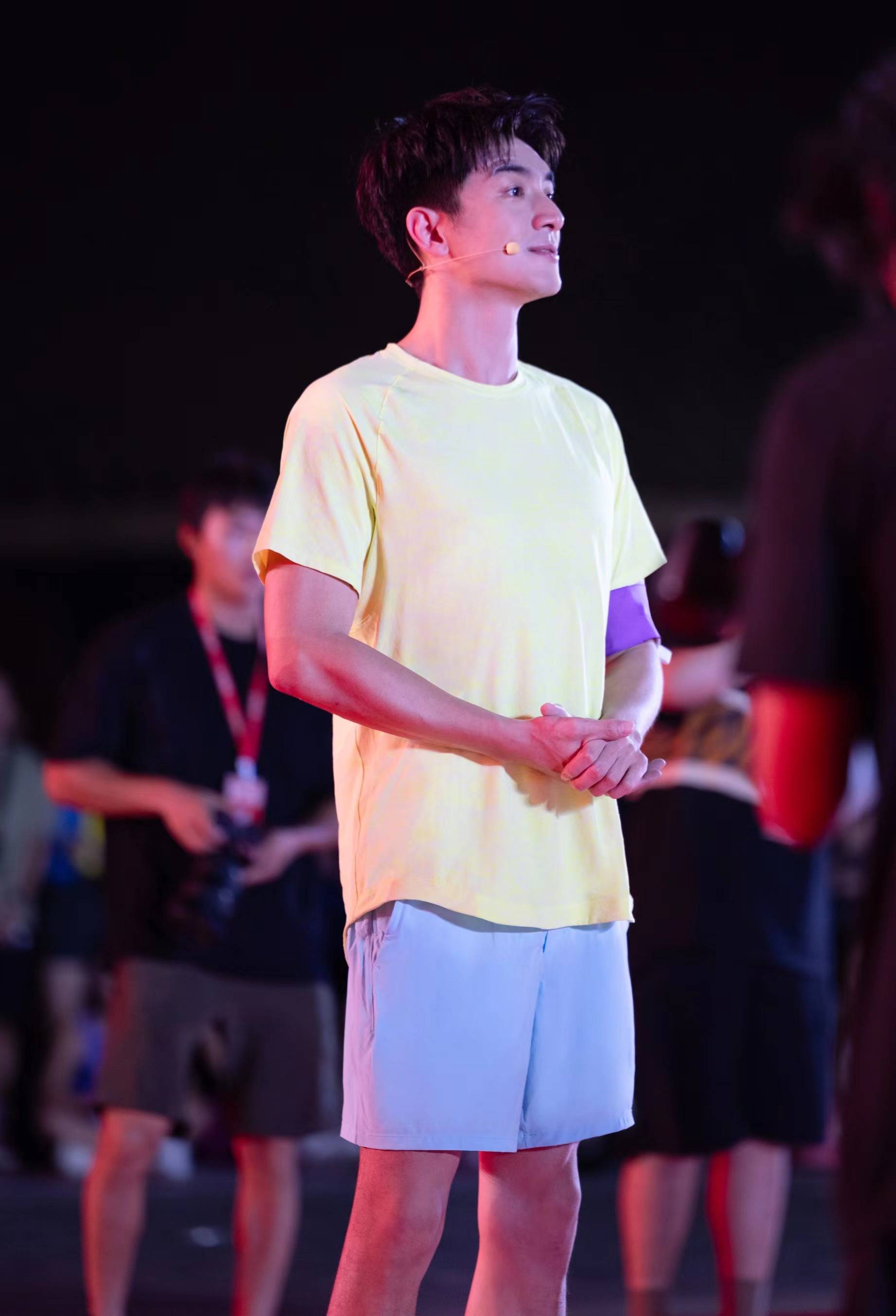 林更新亮相 lululemon品牌活动 助燃"夏日乐挑战"全国总决赛_运动