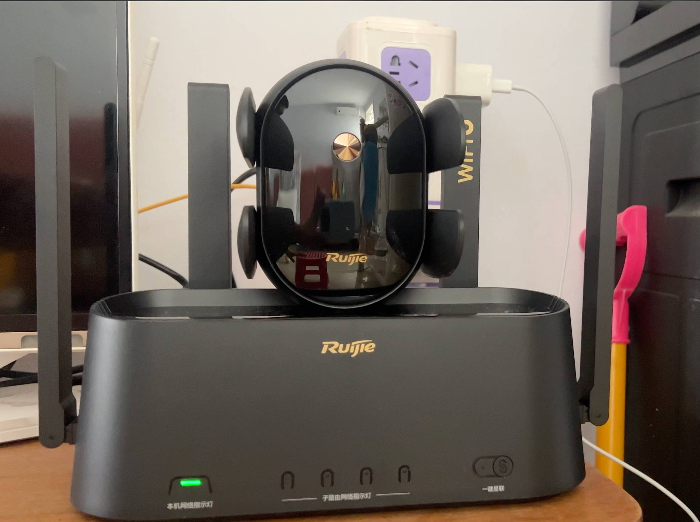 满足你的极速想象！锐捷蜂鸟旗舰版子母路由器，穿墙利器｜两堵墙后跑满500M信号全覆盖！