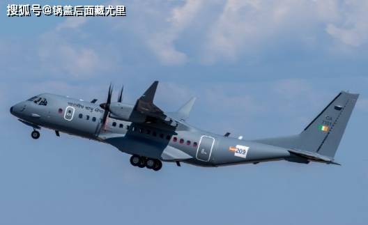 空客公司向印度交付首架c-295运输机_西班牙_架飞机_组装