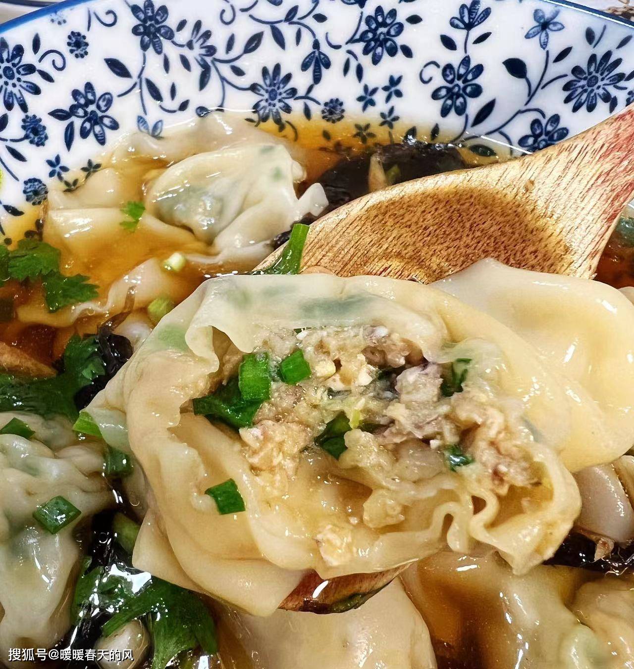 趁着海鲜还能吃,抓紧试试这道皮皮虾馅馄饨