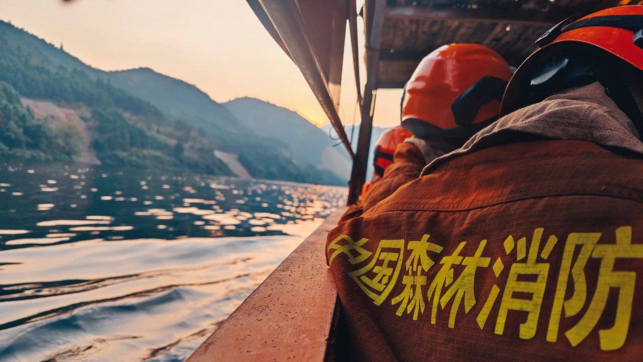 消防员的青春是什么样子？森林消防篇
