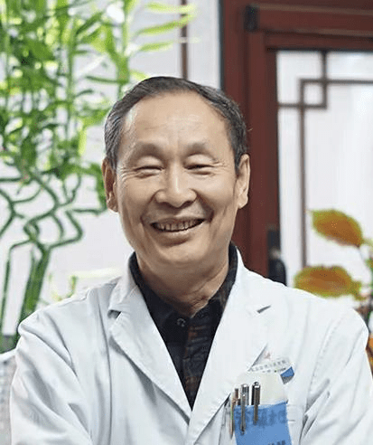 梁伟成医生:如何早期识别甲亢?_治疗_症状_检查