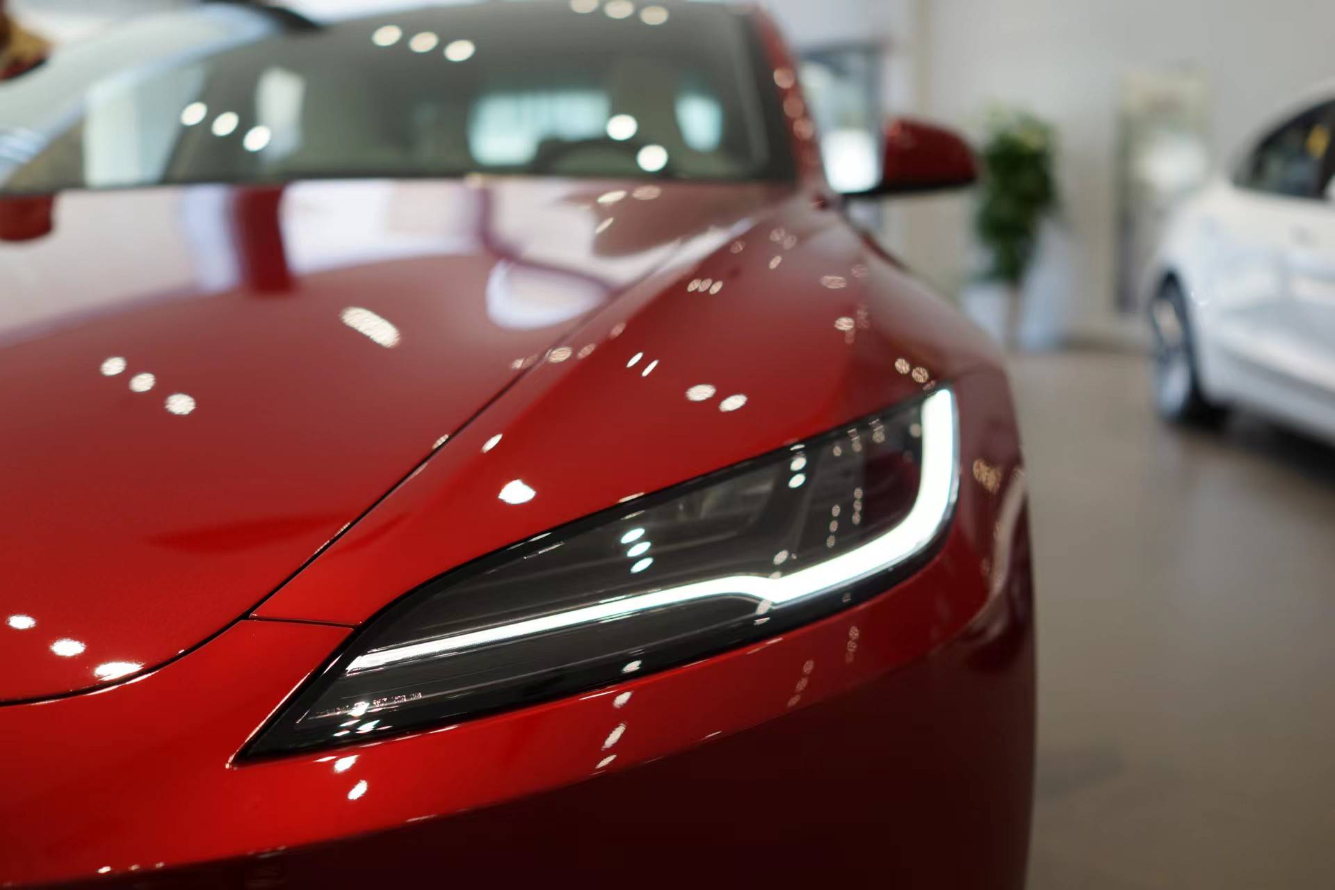 特斯拉西安model 3焕新版品鉴!这烈焰红有点好看