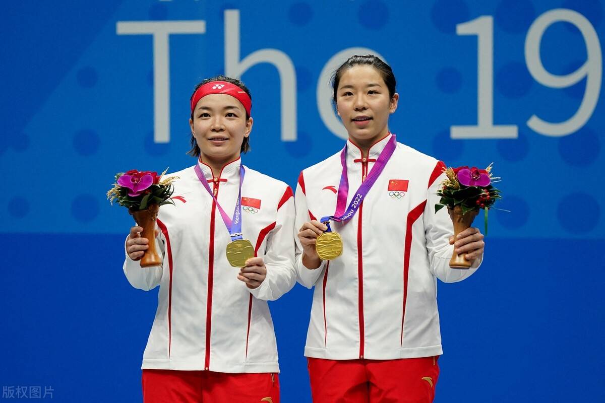 凡尘组合的困境与崛起:亚运会羽毛球女双夺冠背后的故事