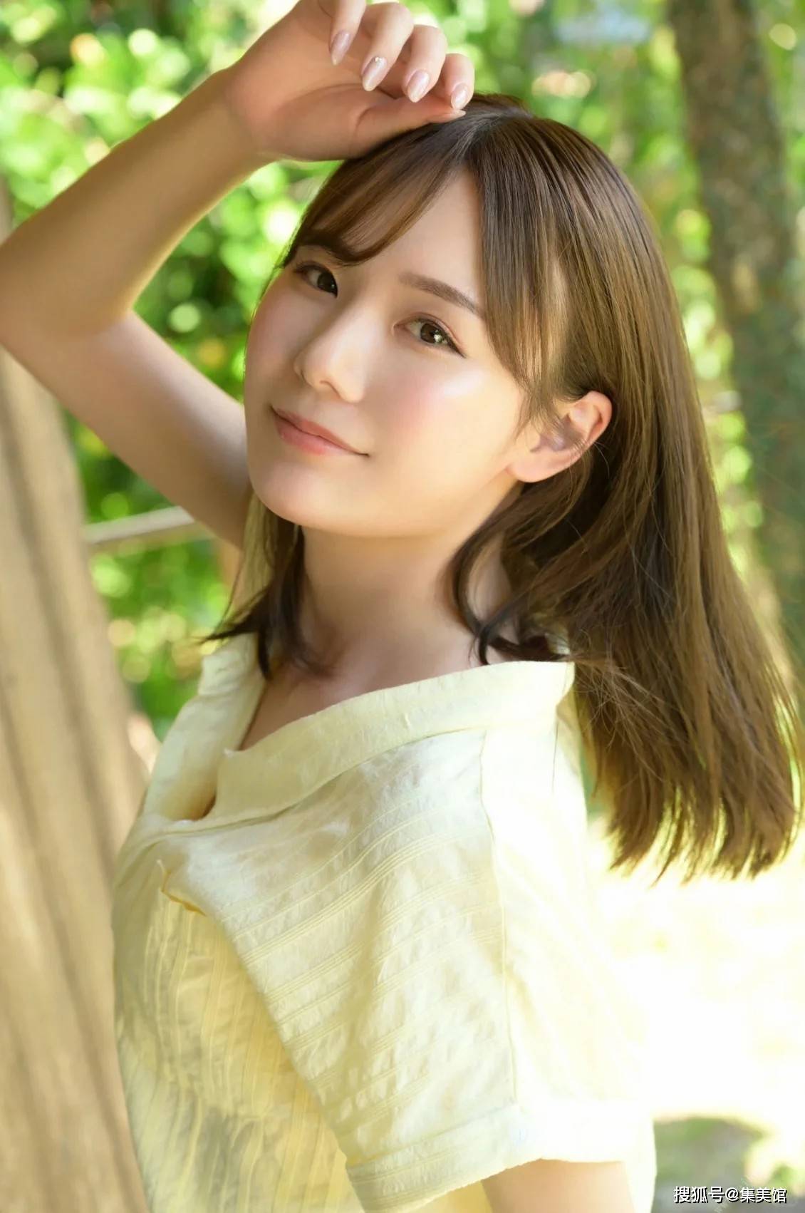 好身材太A了！37岁坂道美琉赵薇，凹凸性感婀娜美如画！_手机搜狐网