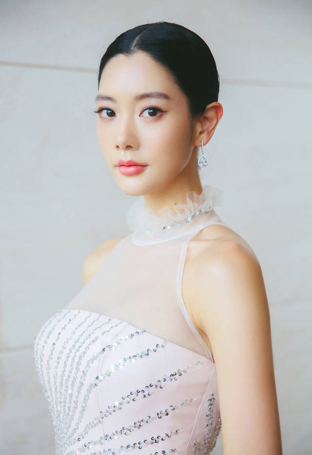 克拉拉:光彩照人的亚洲第一美女_电影_才华_人们