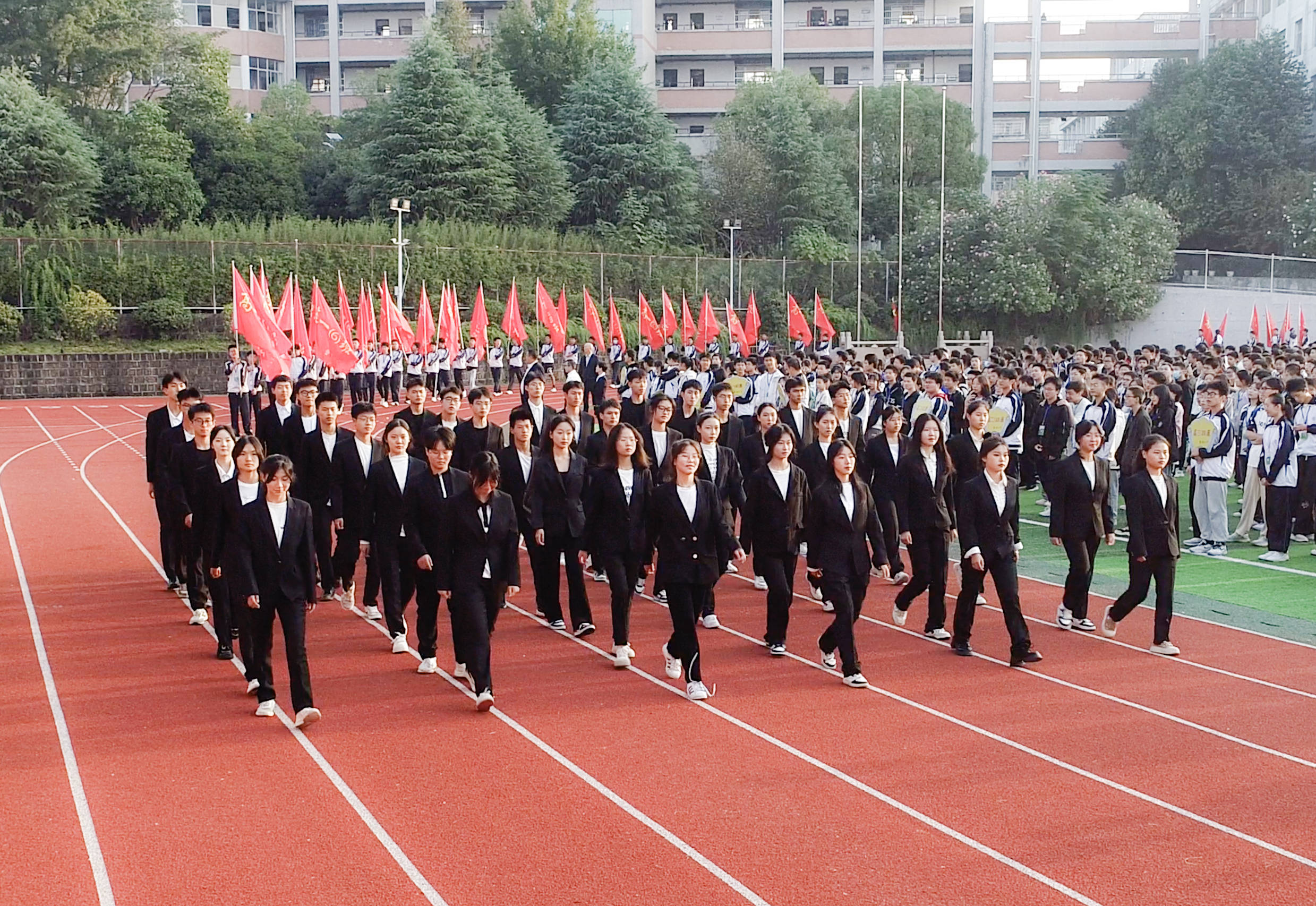 青春赛道 精彩有我 ——广信二中第五届学生运动会开幕!