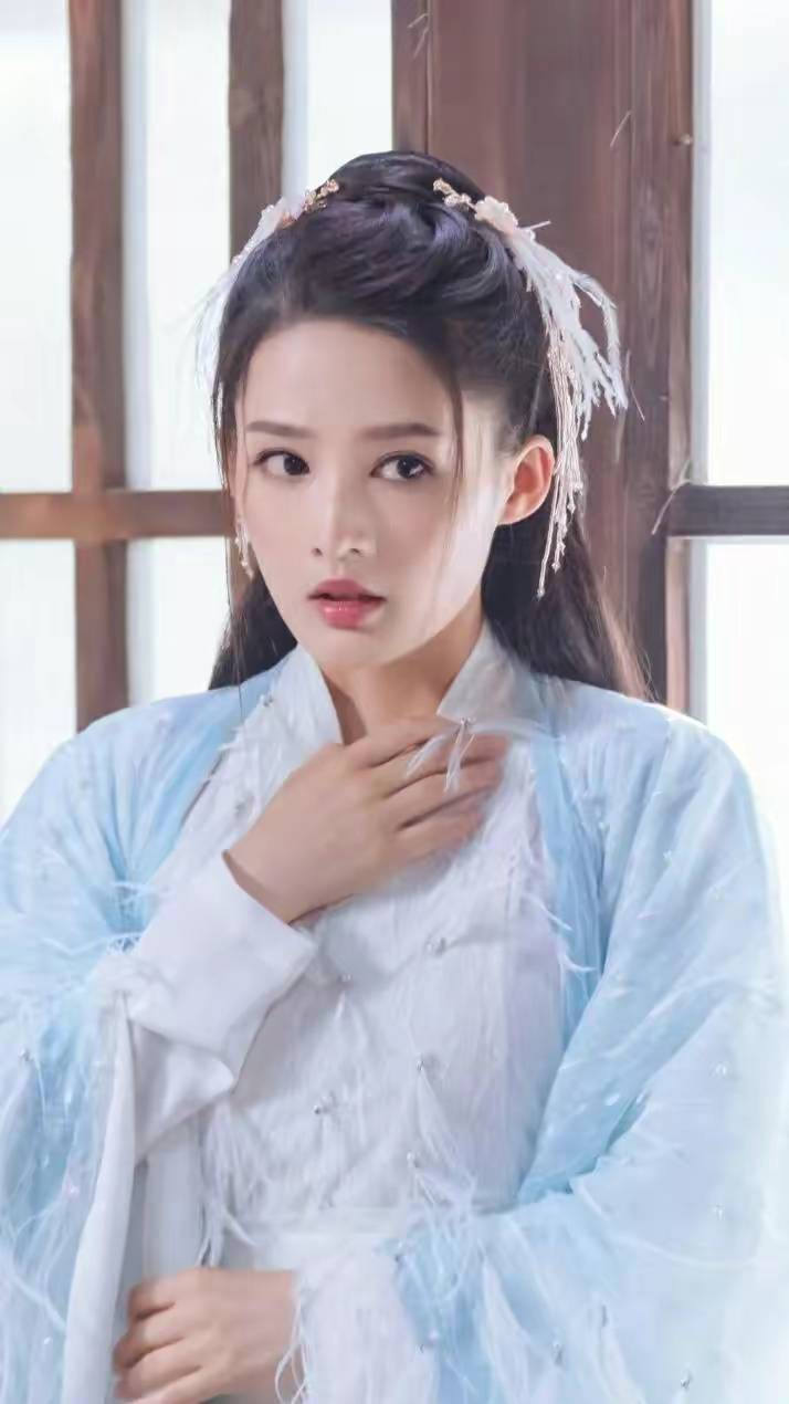 《锦绣南歌》男主是秦昊,狼殿下男主是王大陆,两人和李沁cp感十足,不