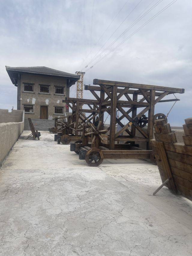 乌尔禾影视城:历史的缩影,走进这里,仿佛是回到了2000多年前的大秦