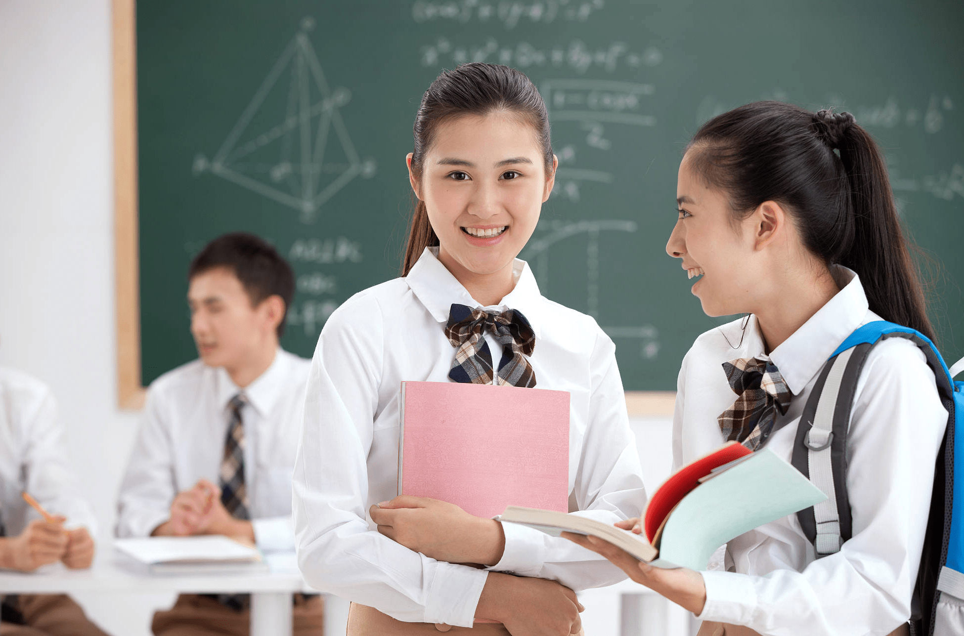 合肥精神病院在哪里:是什么,让越来越多的青少年跌入情绪黑洞?_社会_