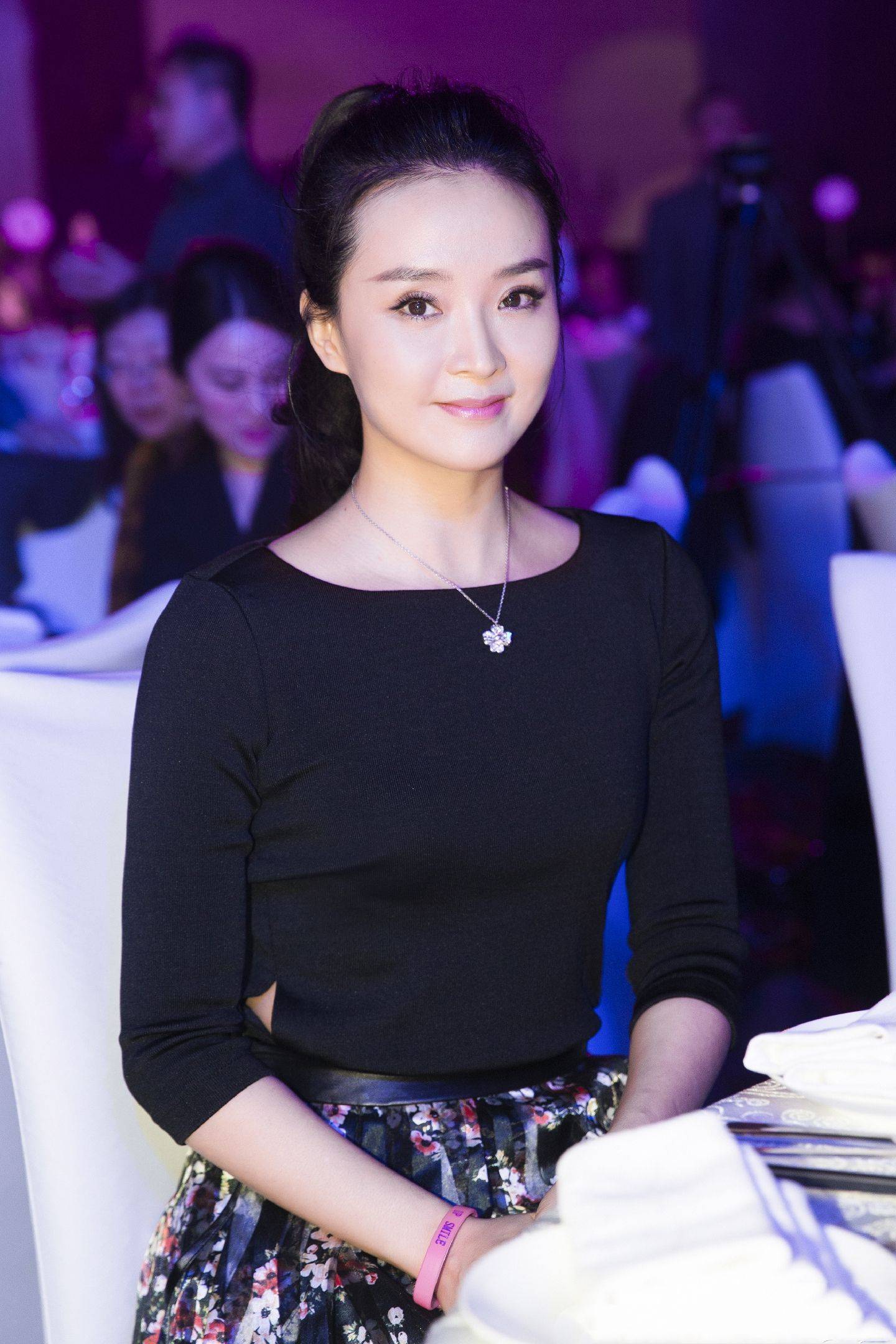 王艳经纪公司:上海光拓文化发展有限公司王艳经纪人王艳肖像代言多少