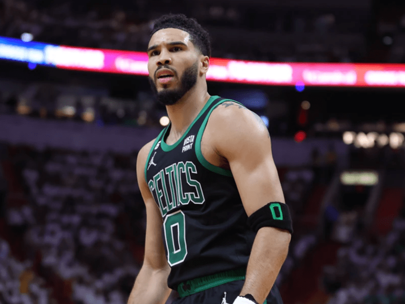 三球36 9海沃德给机会,塔图姆45 6成罪人,而你该获大合同_比赛_黄蜂