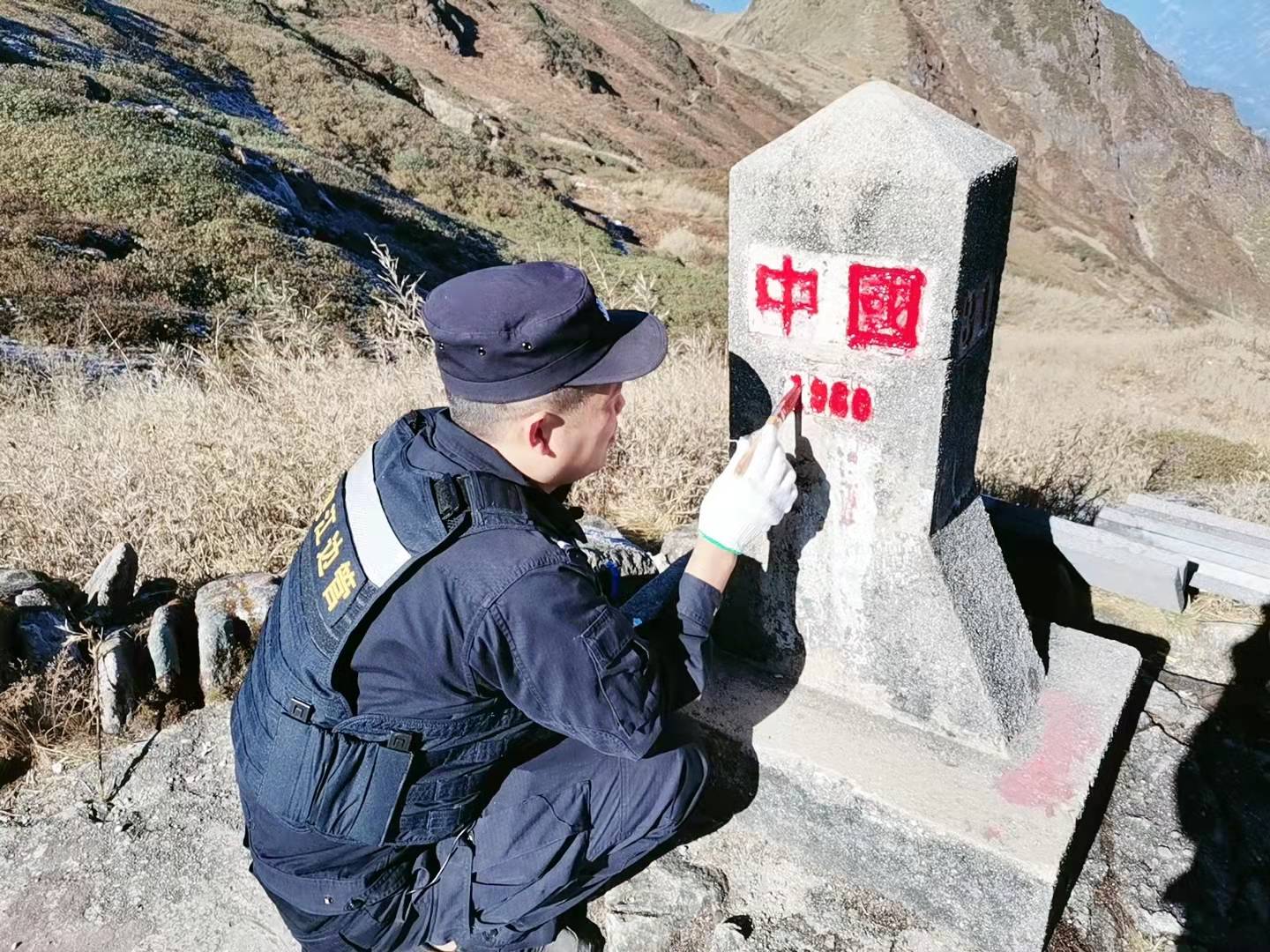 雲南怒江:亞坪夫妻崗守望黎明_時光_堅守_玲玲