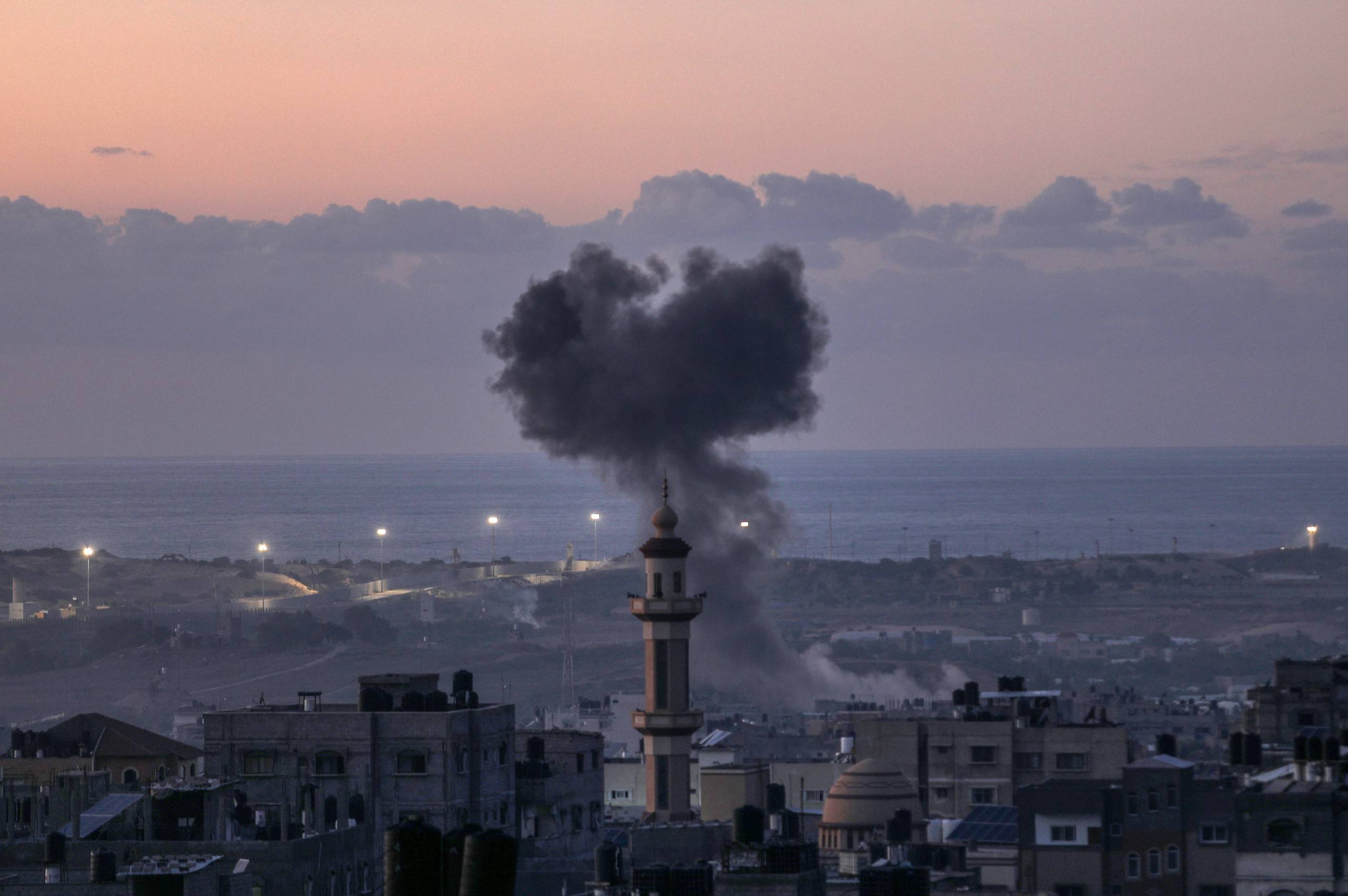 巴以冲突已造成至少65名巴勒斯坦人死亡，300多人受伤_加沙地带