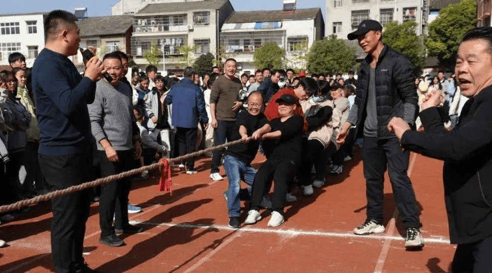 强青年之体,健朝气之魄——潜江市实验高中举行第二十三届体育节