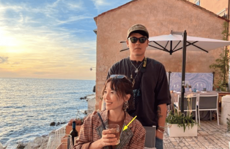 在众人眼中,黄雅莉和她的男友可谓是郎才女貌,天造地设的一对.