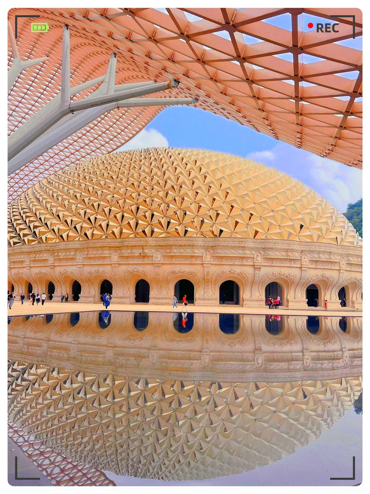 走一走呼吸吸吸一下大自然的气息,然后可以坐景内摆渡车到达佛顶宫