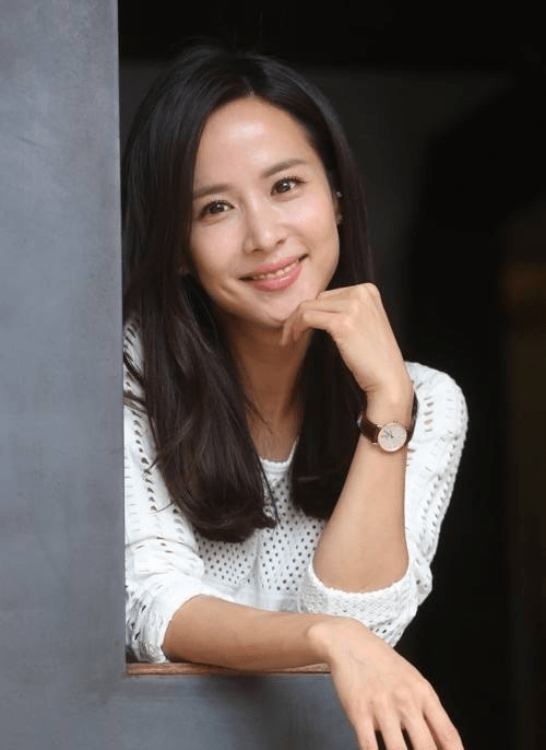 真正的尤物赵茹珍:散发着无法抗拒的魅力!她的身材曲线更是美得让人窒