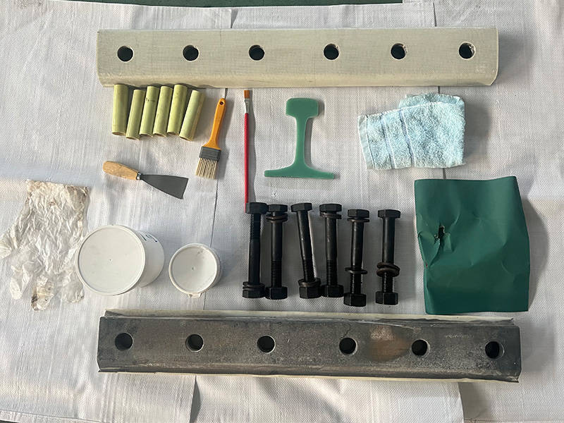 夹板种类钢轨接头按其性能及用途又可分为普通接头,绝缘接头,冻结接头