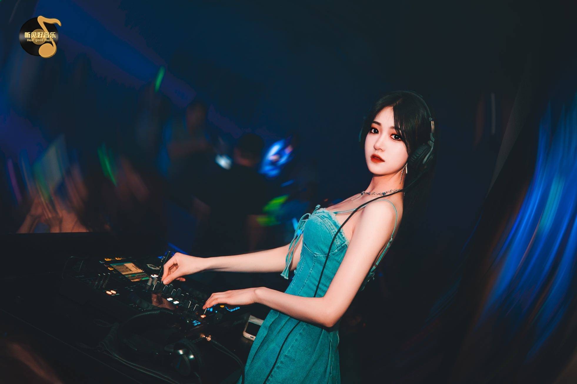 听见好音乐"气氛催化剂" dj安静约你跨年,一场随时引爆的party_女神
