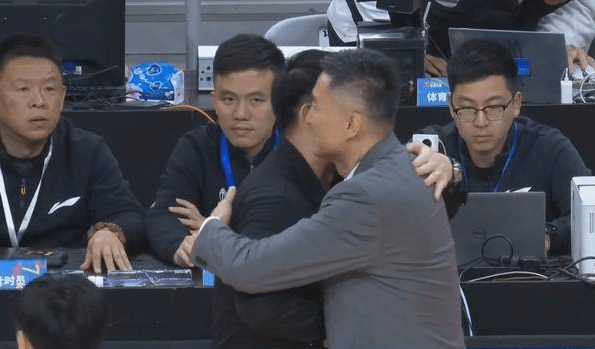 闫军三连吹广厦,王博一气之下放弃比赛!