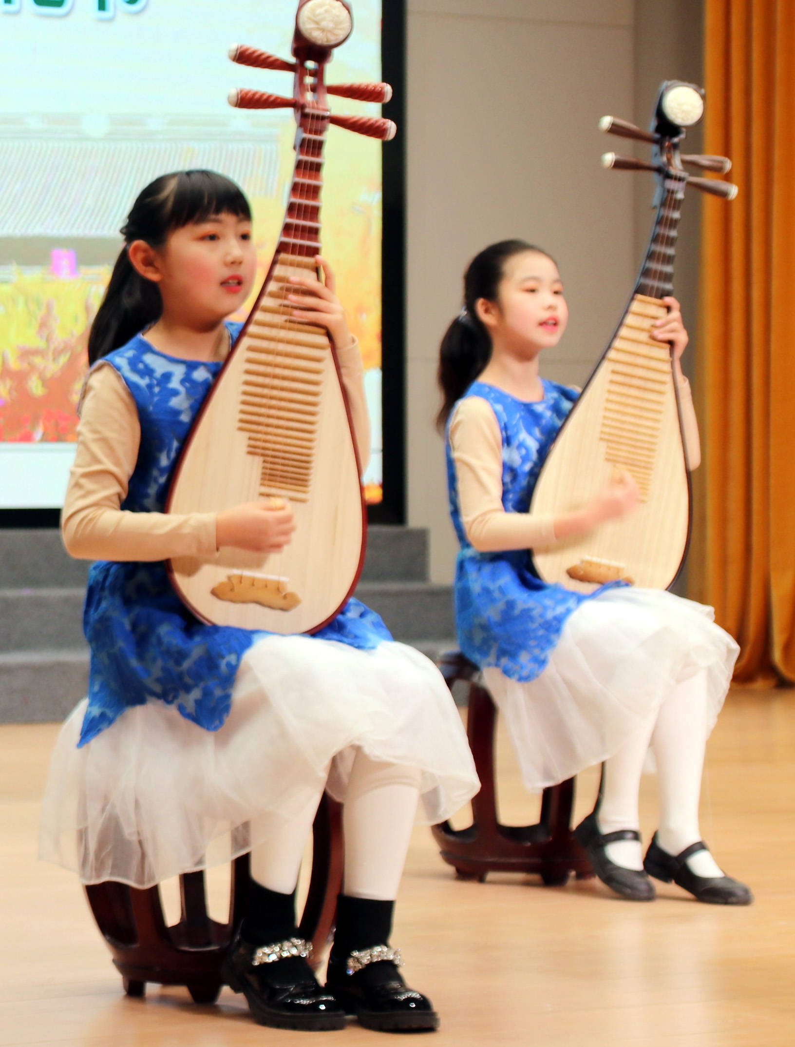苏州市平江实验学校开展"让评弹走进学校,让青少年走近评弹"活动_表演