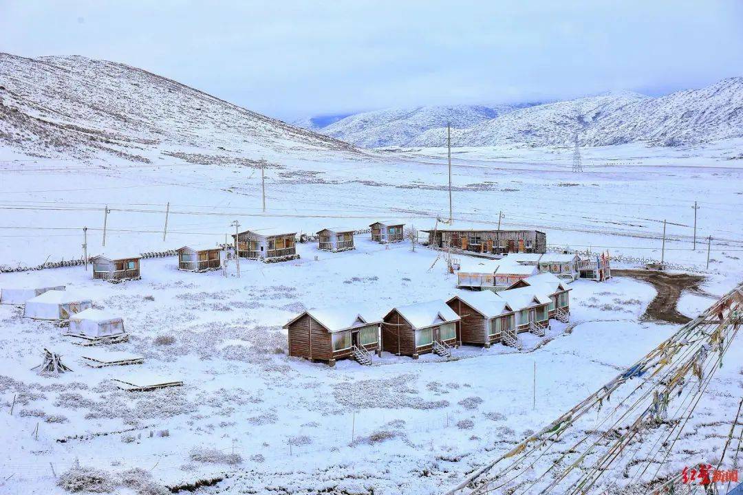 绝美!四川若尔盖红原下雪了
