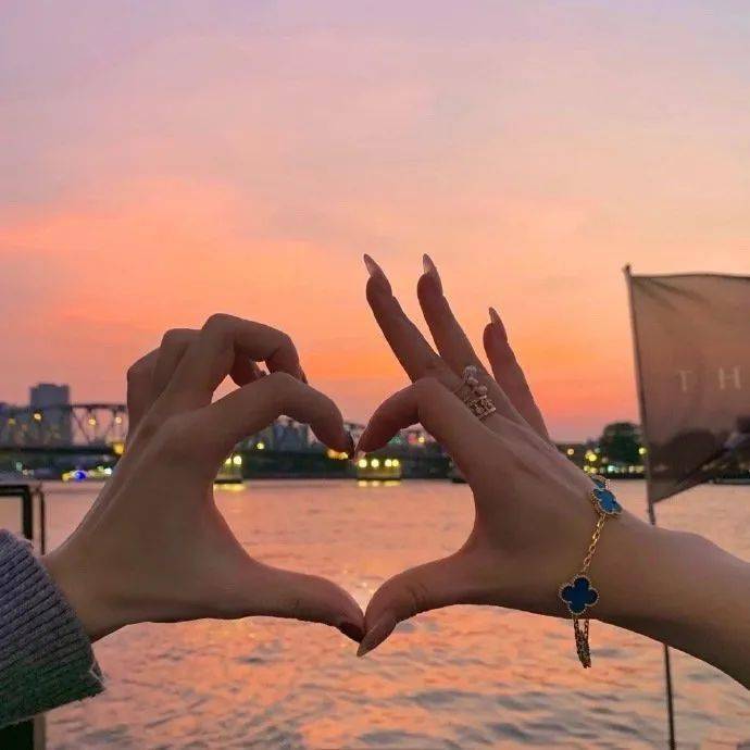 都关注了图君1313▼"走错了路要记得回头,爱错了人要懂得放手"