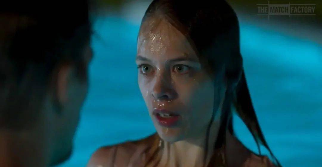 比起大尺度的水形物语这片绝不逊色