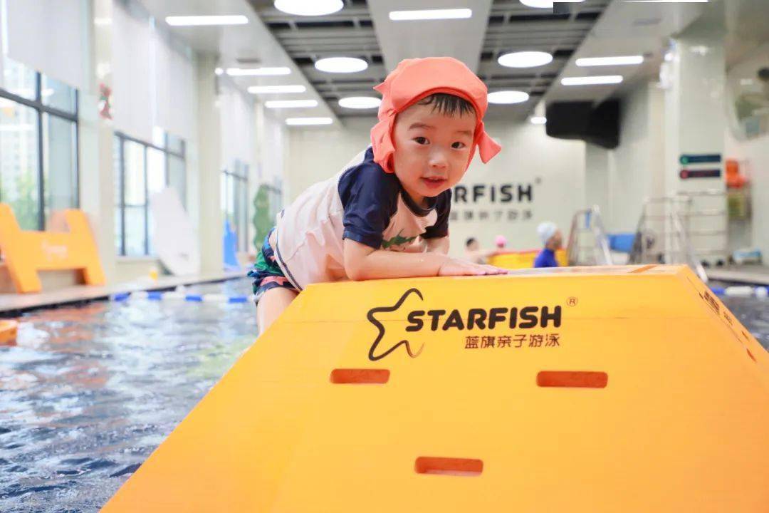 生活从简,运动从水——游泳提高免疫力and蓝旗亲子游泳好处