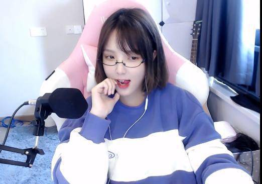 小米粥直播关美颜颜值翻车现原形水友哀嚎不爱了