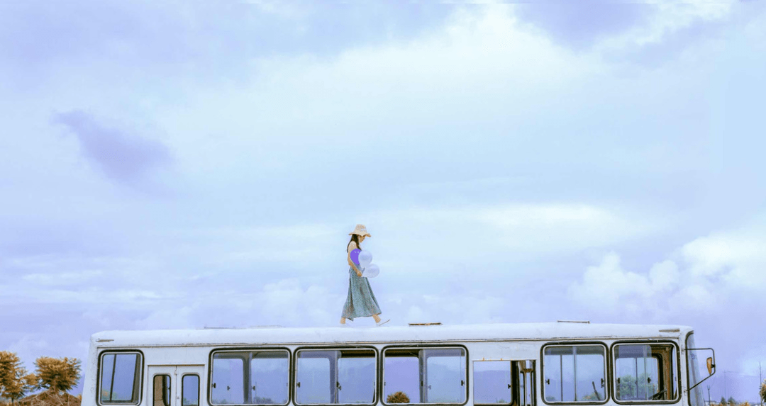 她擰著眉頭,喋喋不休地向醫生抱怨說,總覺得自己最近諸事不順,丈夫不