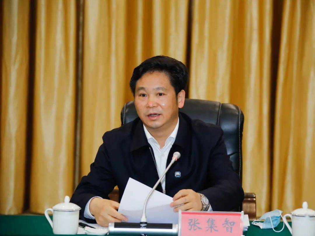 彭华昌纳雍县委书记彭华昌介绍了纳雍县脱贫工作的主要情况.