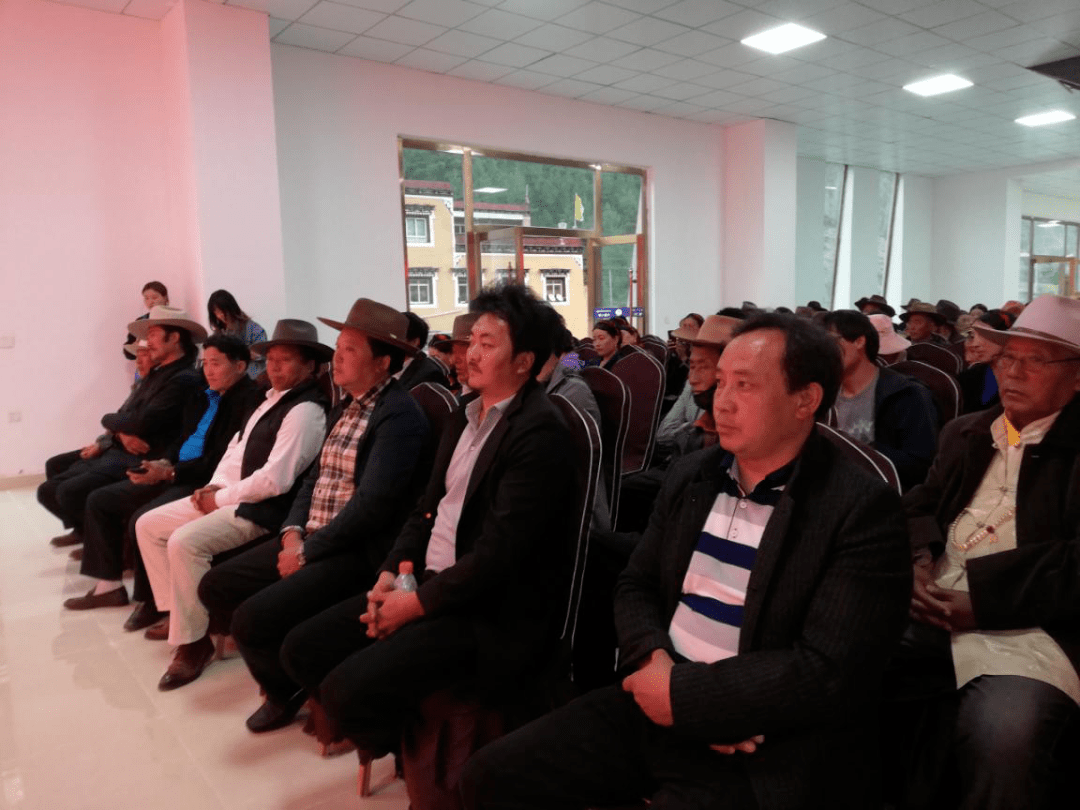 家门口的五下乡雅江县八角楼乡为何这般热闹