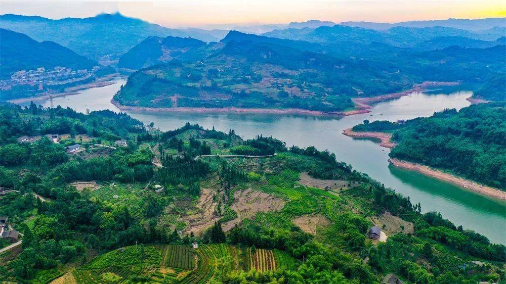 舟坝库区风景张大富/摄四望光刘娇/摄彩虹张林波/摄美丽乐山李攀/摄仰