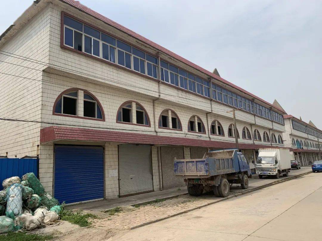 法拍房3370元㎡起拍芦潮港特别贸易区香港街商铺