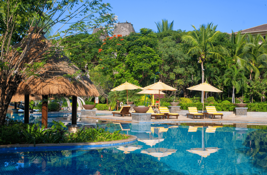 直播上新福利放送一到夏天就想去海边浪三亚clubmed度假村年中大促