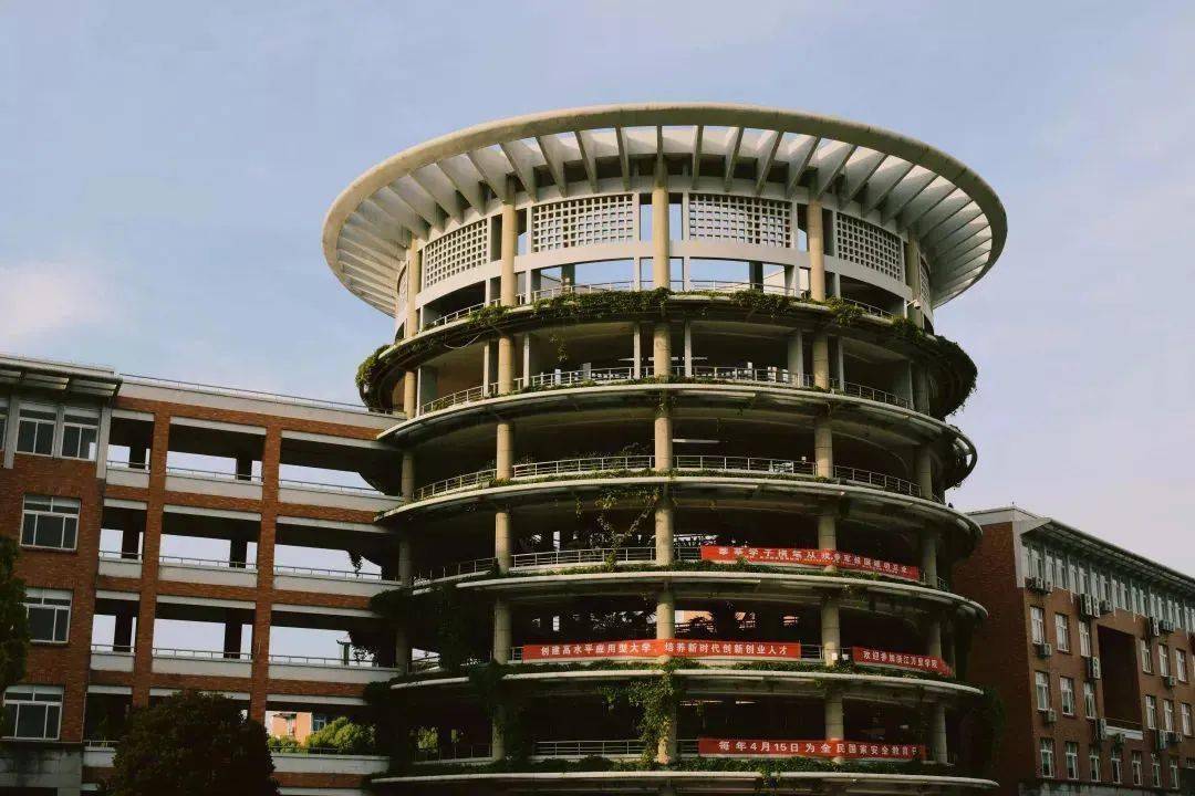 不分离轻声地说一声再见下一个起点扬帆起航转自浙江万里学院团委审核