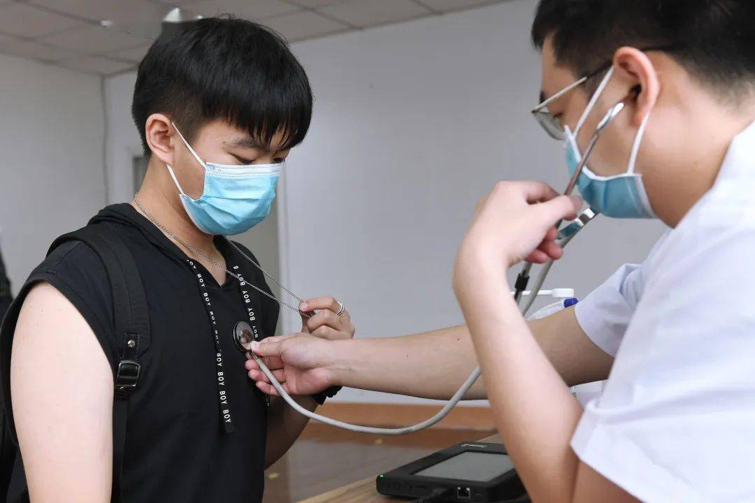 高考倒计时41万学子在郑医接受体检
