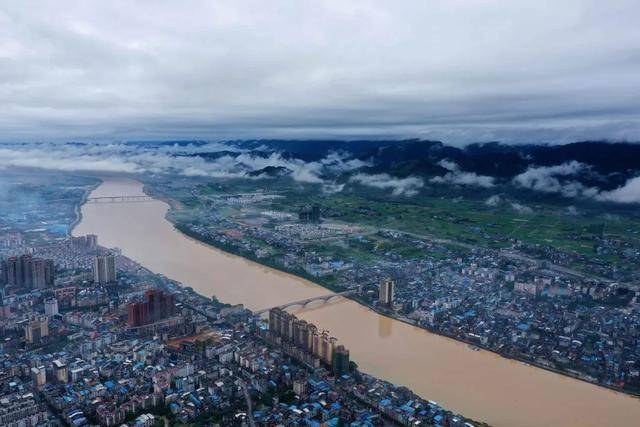 【影像志】珠江上游融江暴雨过后宛如黄河_融安县