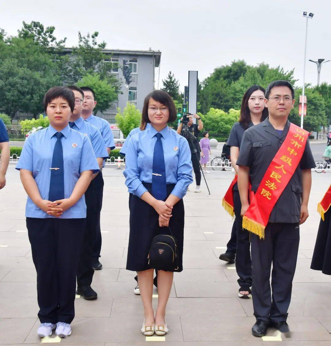 忻州市政府党组成员,公安局局长杨梅喜主持并讲话 杨梅喜局长强调,要