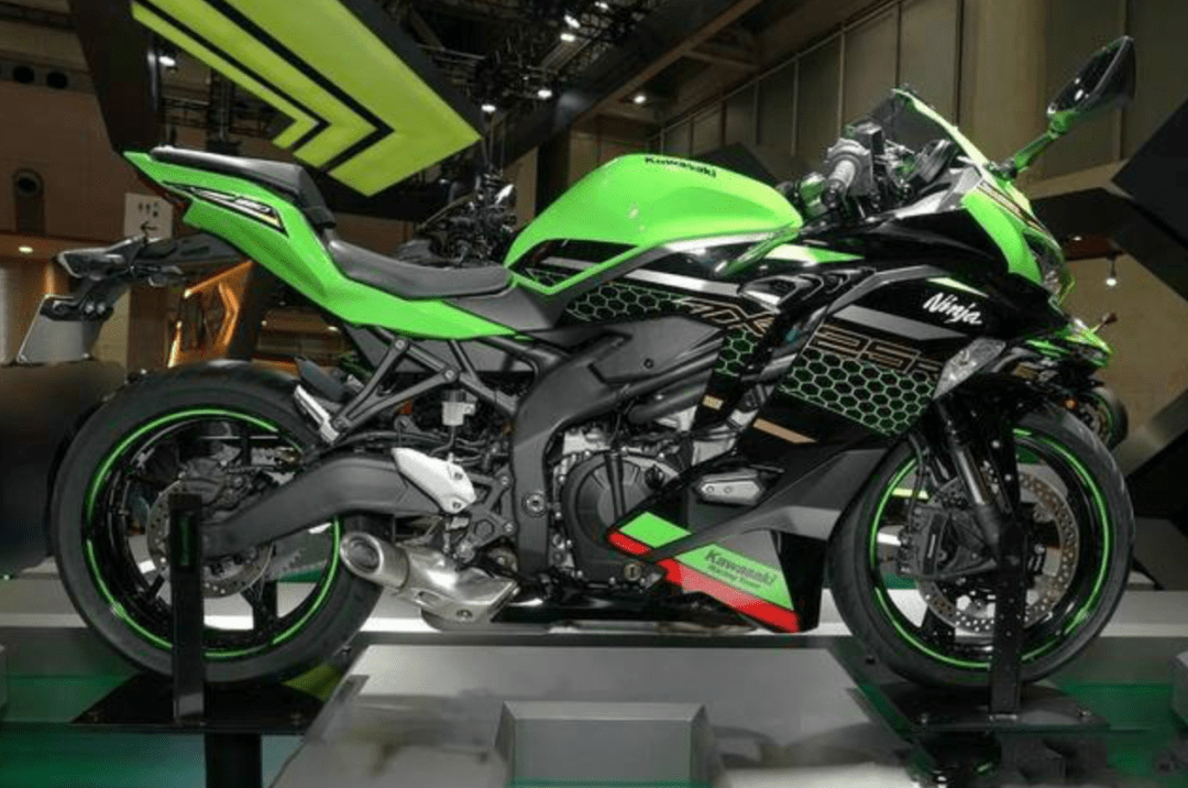 川崎四缸zx25r海外开启预售价格曝光为74万元搭配牵引力控制和电子