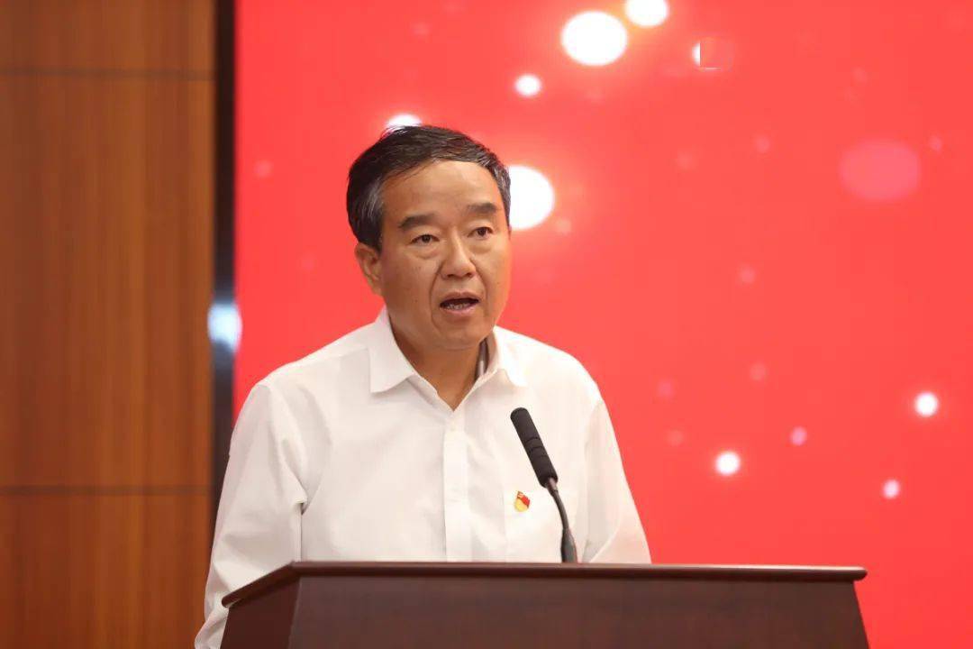 云南省公安厅副厅长,昆明市副市长,市公安局党委书记,局长,市委社会