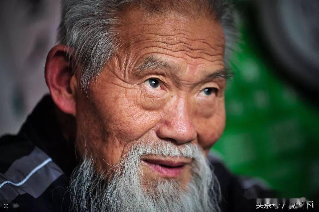 暖心天津83岁老中医行医59年为10多万人看病不收费靠侄子一家赡养