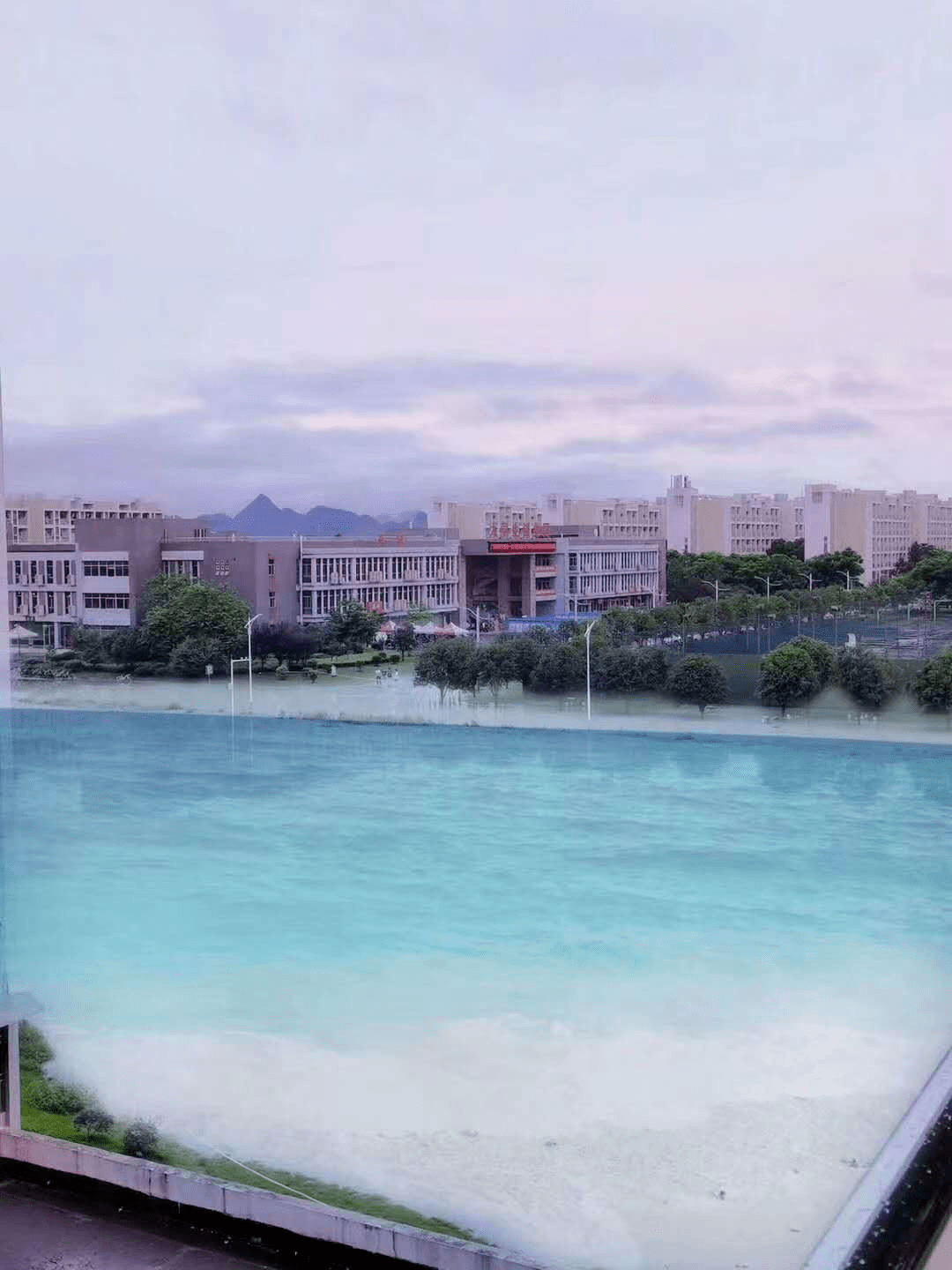 据了解,广西师范大学雁山校区和桂林旅游学院处于相思江畔,因地势问题